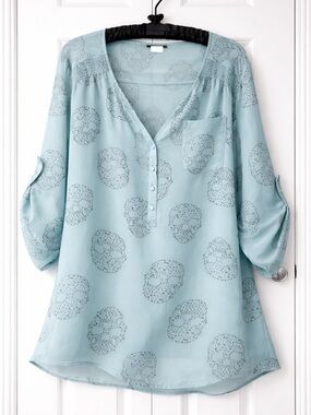 Torrid Skull Print Sheer Blouse Blue Black Button Front Plus Size